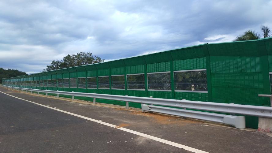 <a href=http://www.amghmuz.cn/news_article?news_id=144>天津道路聲屏障</a>